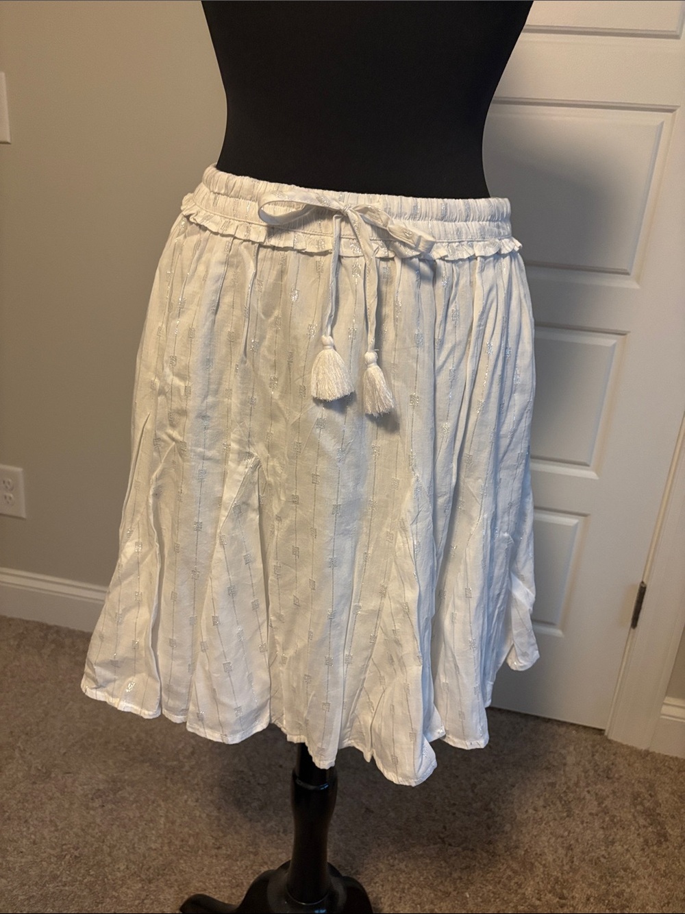 crown & ivy White Tassel Tie Waist Skater Skirt